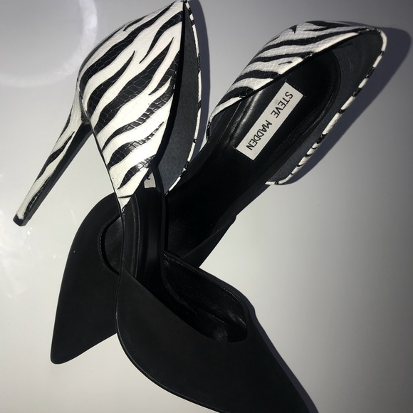 Shoes with my matching blouse - Picture 13 of 16